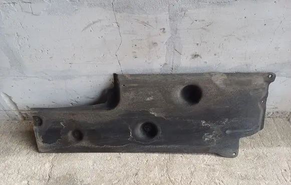 Volvo S60 Center/middle under tray cover 