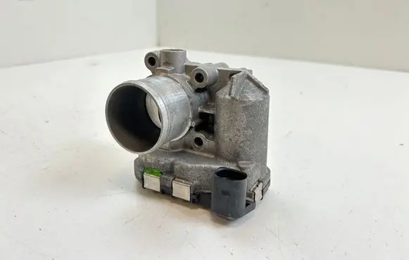 Nissan Primastar Throttle valve 8200330810 0281002681