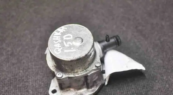 Nissan Qashqai Vacuum pump 8201005306B