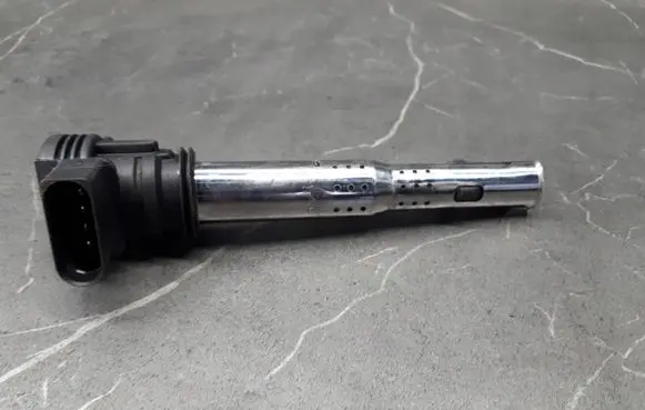 Seat Toledo III (5P) High voltage ignition coil 0040102033