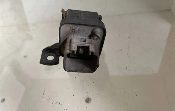 Toyota Avensis Verso Glow plug pre-heat relay 2861067010 1567000671