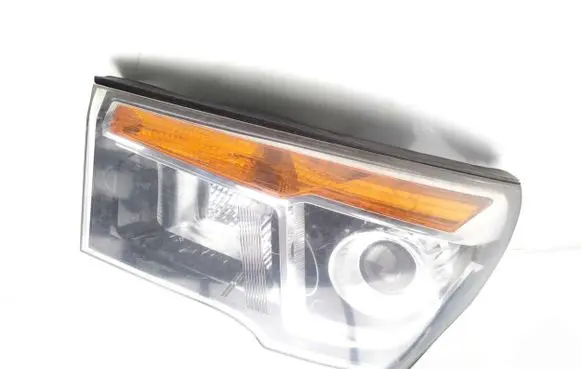 SsangYong Korando Headlight/headlamp 83101-21600 3101-21620 83101-21610