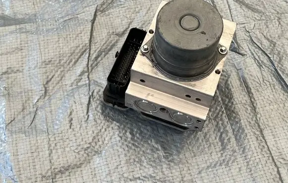Mercedes-Benz C W206 ABS Pump A2069001921 A2239017816 A2069026409