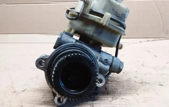 Mazda 6 Power steering pump