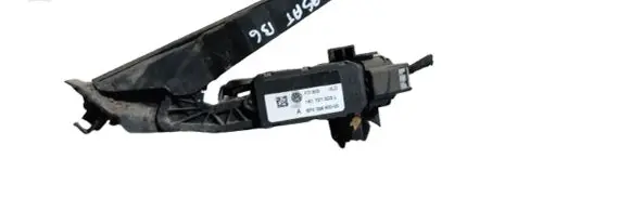 Accelerator throttle pedal