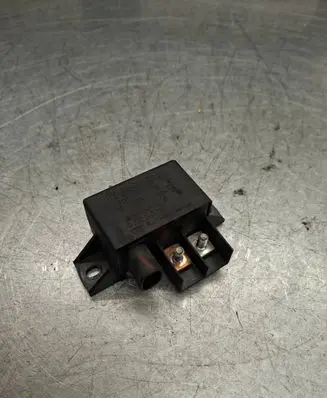 Mercedes-Benz E W211 Charging relay A0025426419 0332002167 12V100A