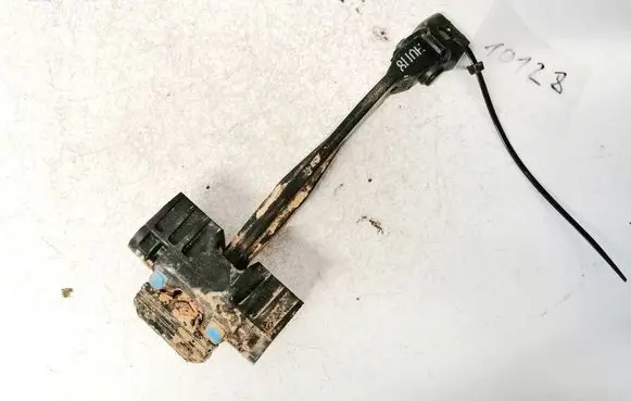 Audi Q3 8U Rear door check strap stopper 8u0839249d
