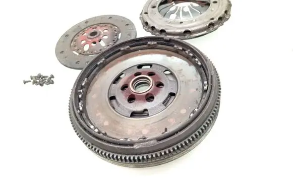 Volkswagen Golf IV Clutch set kit 028141036L