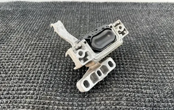 Volkswagen T-Roc Engine mount bracket 5Q0199262BJ