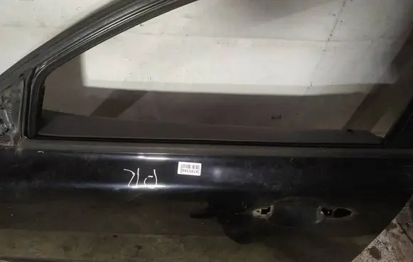 Volvo S40 Front door glass trim molding 