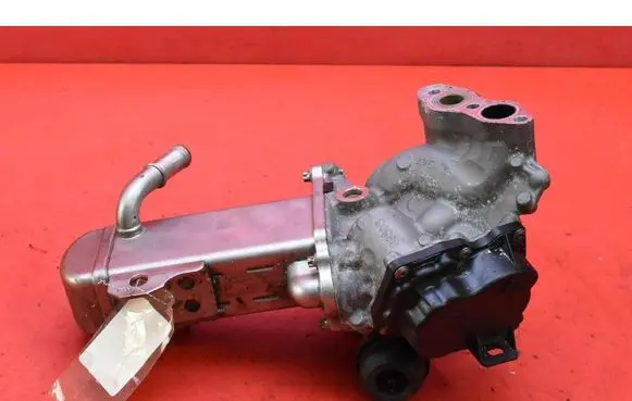 Ford Kuga II EGR valve cooler V29004027