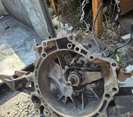 Mazda MPV Manual 5 speed gearbox GD2M1