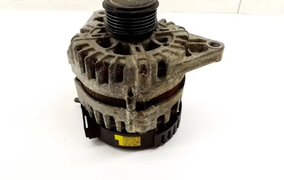 Hyundai i30 Generator/alternator 373002A850
