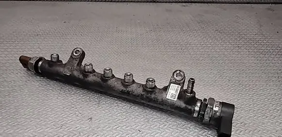 Volkswagen PASSAT B6 Fuel main line pipe 03L089C 0281006003