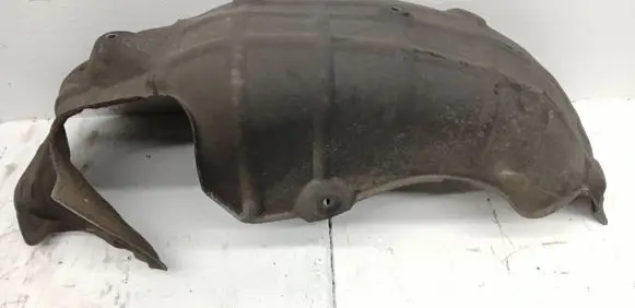Rear arch fender liner splash guards