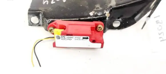 Volkswagen Golf IV Airbag deployment crash/impact sensor 1J0909606D 05990207