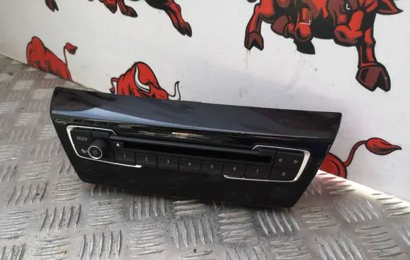 BMW 2 F46 Radio/CD/DVD/GPS head unit 9312393 5145 108878