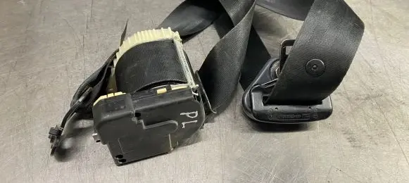 Renault Kangoo I Front seatbelt 33043465 743796