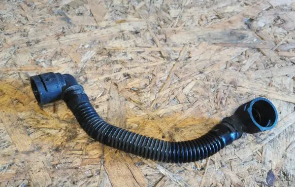 Opel Zafira B Breather/breather pipe/hose 55556495
