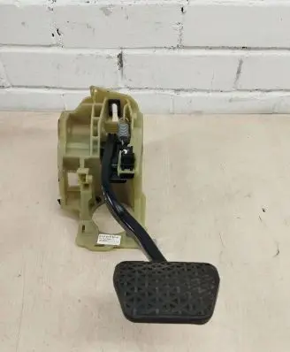 BMW 5 E60 E61 Brake pedal 6759947 400529