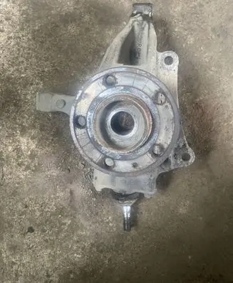 Volvo V70 Front wheel hub