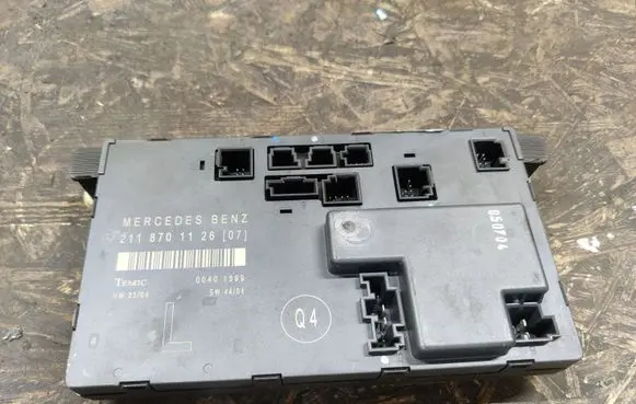 Mercedes-Benz E W211 Door control unit/module 2118701126