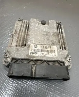 Volkswagen Touareg I Engine control unit/module 070906016F 1039S02925 0281011258
