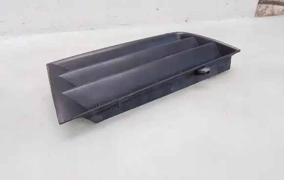 Renault Megane II Front bumper upper radiator grill 8200114156