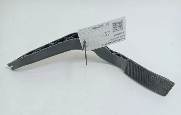 Ford Ranger Accelerator throttle pedal YL549725AA