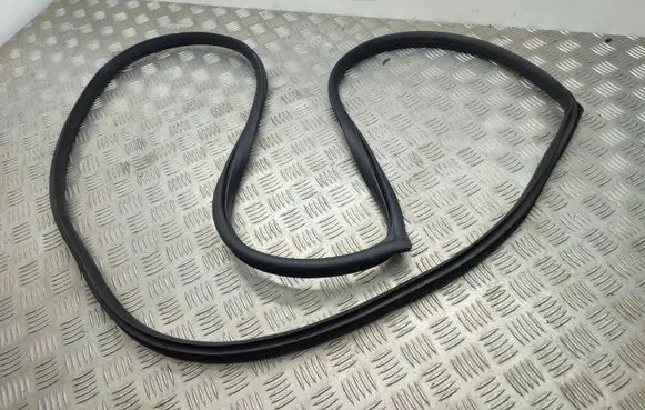 KIA Sportage Rear door rubber seal (on body) 