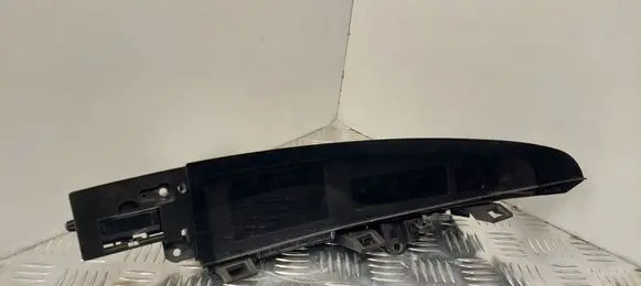 Mazda 3 II Screen/display/small screen 4682008983 BBP35571XD 4685000112