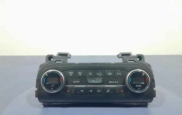 Ford Focus Climate control unit JX7T18C612HC