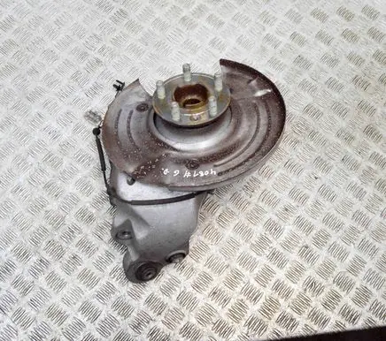 Rear wheel hub