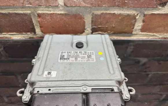 Mercedes-Benz E W211 Engine control unit/module A6421508578 0281013722