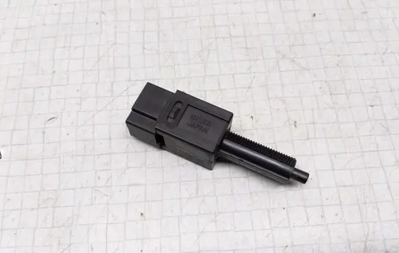 Nissan Primera Brake pedal sensor switch