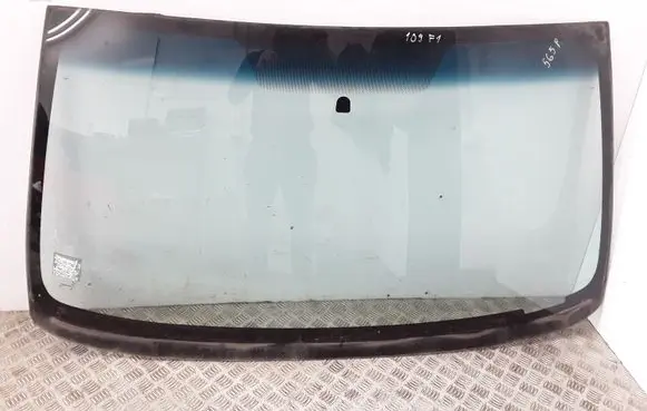 Saab 9-7X Front windscreen/windshield window DOT15 AS1 M11