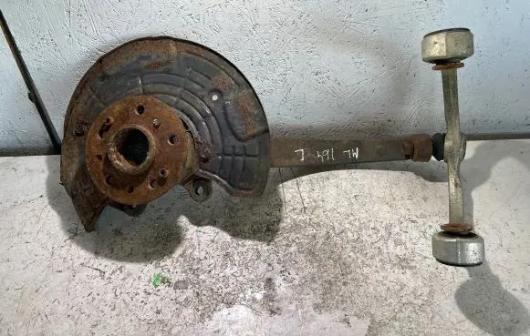 Mercedes-Benz ML W164 Front wheel hub