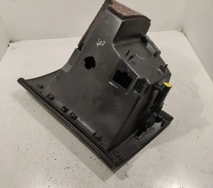 Glove box