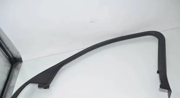 BMW X1 U11 Front door trim (molding) 9423218 51419423218