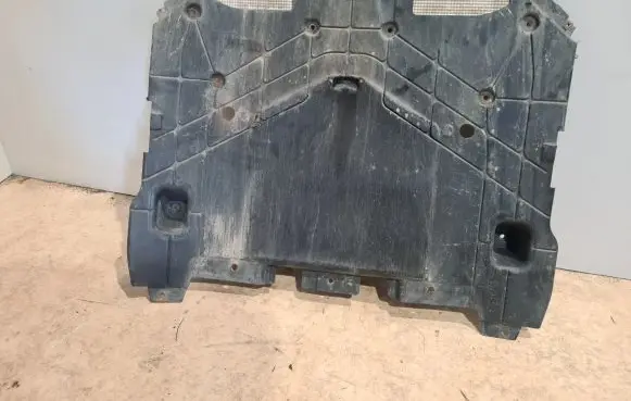 Maserati Ghibli Engine splash shield/under tray 670009531