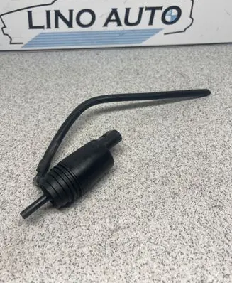 BMW 5 E60 E61 Windscreen/windshield washer pump 8377612