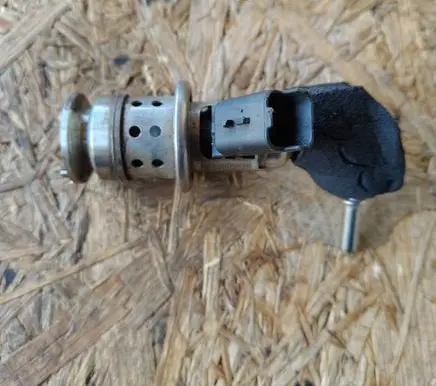 Peugeot 5008 AdBlue injector 9802763880