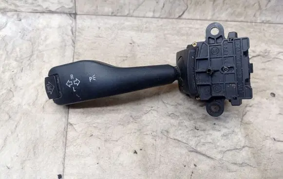 BMW 5 E39 Indicator stalk 8363668K