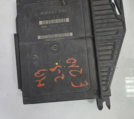 Mercedes-Benz E W210 Comfort/convenience module 2108203826 335626 5626T6E29D98