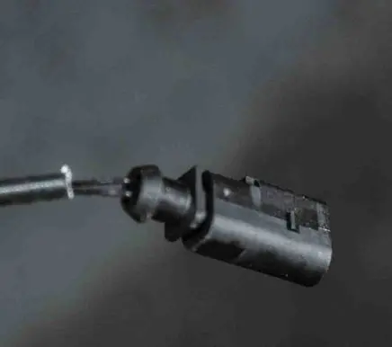 Volkswagen Jetta VI Oil temperature sensor 04L906088AR