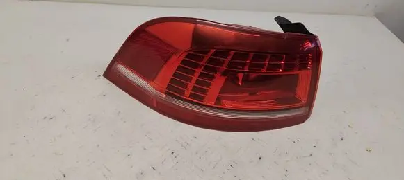 Volkswagen PASSAT B7 Rear/tail lights 