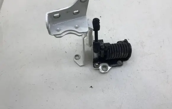 Mercedes-Benz C W205 Tailgate/trunk/boot hinge A2057501128