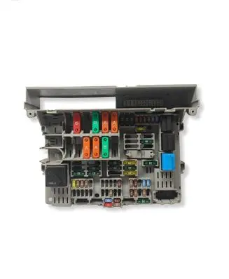 BMW 1 E81 E87 Fuse box set 6906621