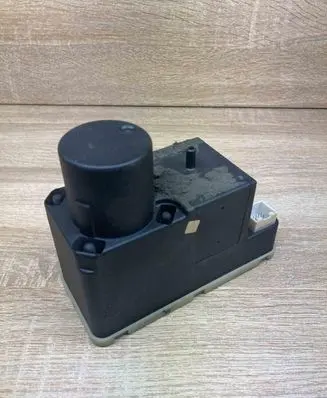 Audi A6 S6 C4 4A Central locking vacuum pump 4A0862257G 8TZ00652205