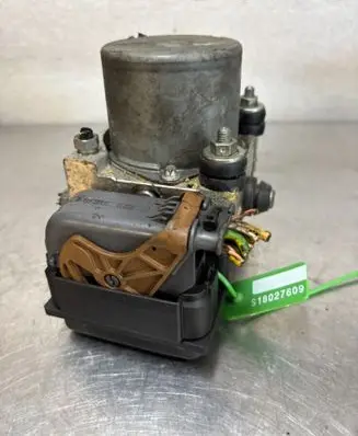 Citroen C4 II Master brake cylinder